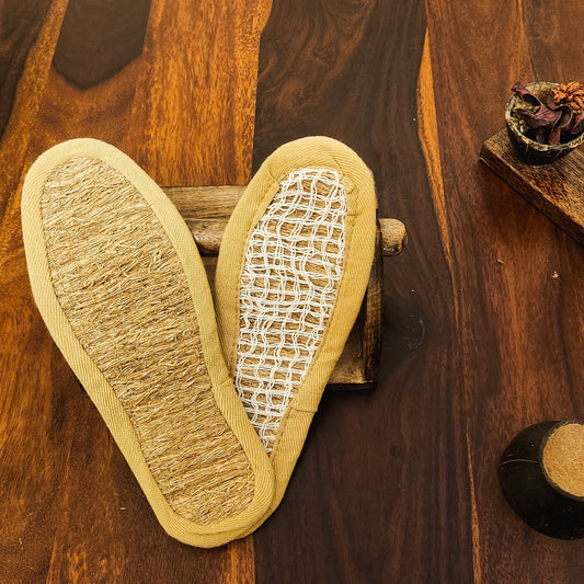 Vetiver Insole on wooden slab